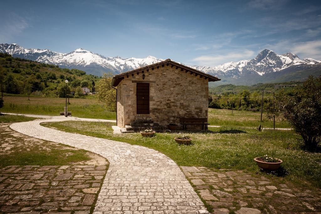 Locanda Del Parco Hotel Colledara Kültér fotó
